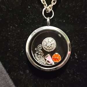 Diamond and sports change necklace